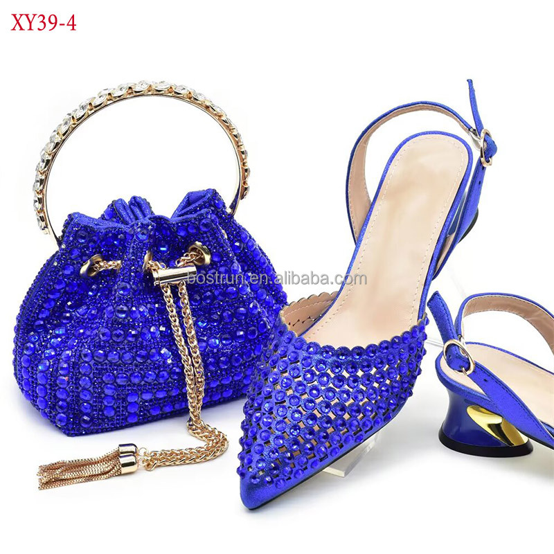 Set Di Scarpe E Borsa Abbinata - Sandali Con Tacco A Zeppa E Borse Da Sera - Design Italiano