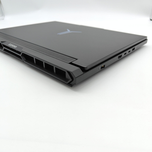 Ordinateur portable de jeu de pointe : Ryzen 9 8945HX RTX 5060, 32 Go de DDR5 + 1 To de SSD PCIe, écran 2,5K fluide à 240 Hz - Product Image 2