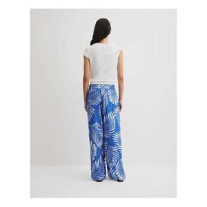 Pantalons de travail modernes pour femmes, conçus pour un confort optimal, favorisant la mobilité et la portabilité tout au long de la journée - Product Image 4