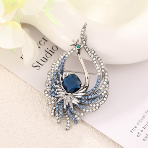 European Style Peacock Brooch <b>Crystal</b> Rhinestone Alloy Women's Party Accessory - Product Image 1