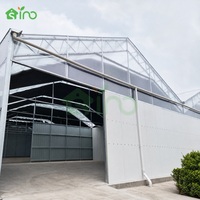 Serre hybride SINO Blackout avec toit en polycarbonate et parois latérales isolées en PU pour la culture commerciale