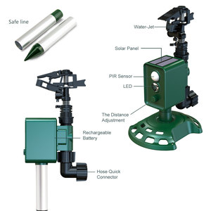 Rociador con sensor de movimiento a prueba de agua IP65 con energía <span class=keywords><strong>solar</strong></span> para disuadir a los zorros, mapaches para perros Con luz intermitente - Product Image 2