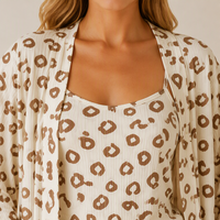 Ensemble 3 pièces de pyjama léopard côtelé jacquard pour femme avec caraco, short et longue robe kimono ceinturée – Vêtements de détente et de nuit en gros