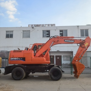 รถขุดดินเคลื่อนที่ 15 ตัน รุ่น Doosan DH150W-7 พร้อมเครื่องยนต์ดีเซลเทอร์โบแท้ มือสอง สินค้าพร้อมส่ง - Product Image 4