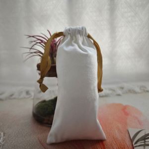 Manufacturer Wholesale Logo <b>Custom</b> Soft Velvet Cotton Packaging Bags for Necklace <b>Lipstick</b> Velvet Drawstring Gift Jewelry Bag - Product Image 2