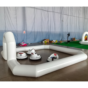 Piste de karting gonflable pour courses de drift, idéale pour les fêtes en extérieur, avec parois en PVC renforcé pour les adolescents pilotes. - Product Image 4