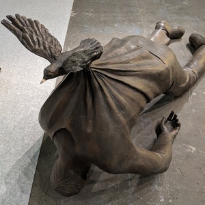 Increíble Escultura de Hombre de Metal Hecha a Mano que Desafía la Gravedad, Escultura de Bronce - Product Image 4