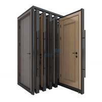 Présentoir coulissant en métal sur mesure pour showroom, avec finition noire et logo personnalisé disponible