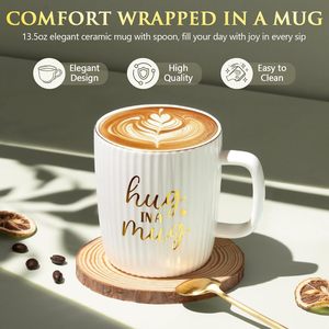 Coffret cadeau comprenant une tasse en céramique, une bougie parfumée, une bombe de bain, un pompon et une couverture, idéal pour la Saint-Valentin et la fête des mères - Product Image 3