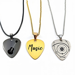 베스트 셀러 맞춤형 기타 픽 홀더 목걸이 열쇠 고리 목걸이 매력 록 밴드 기타 픽 키 체인 펜던트에 추가 - Product Image 4