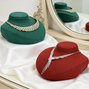 Soporte de exhibición de joyería de moda verde, soporte de microfibra para collares, para busto de joyería - Product Image 4