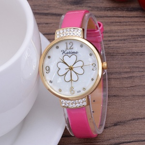 Montre pour femme à cadran coquille, style coréen minimaliste, bracelet en cuir ultra fin, montre à quartz pour femme, vente en gros d'usine - Product Image 2