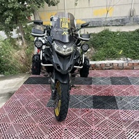 Moto de tourisme tout-terrain Benelli TRK502X d'occasion, essence, 500 cm³, refroidissement liquide, bicylindre, 6 vitesses, ABS