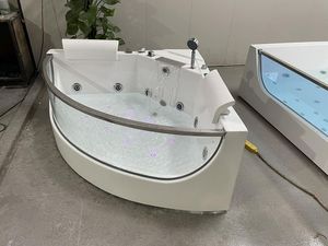 Baignoire d'angle de luxe pour hôtel avec <span class=keywords><strong>jacuzzi</strong></span>, massage, <span class=keywords><strong>spa</strong></span>, lumières LED à bulles, baignoire triangulaire pour 2 personnes - Product Image 3