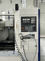 Centre d'usinage vertical haute précision VMC550 à 4 axes, broche BT40, système CNC FANUC, changeur d'outils automatique, fraiseuse
