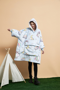 Venta al por mayor de gran tamaño adulto usable poliéster con capucha Sherpa Oddie manta invierno Navidad personalizado Manta con capucha fábrica - Product Image 3