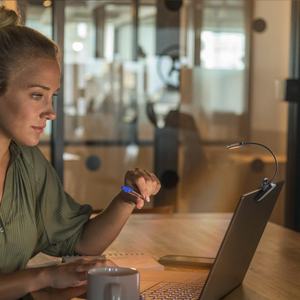 Lampe de lecture miniature personnalisée, rechargeable par USB, double rangée de 24 LED, 48 LED au total, lampe de lecture pour livre - Product Image 6