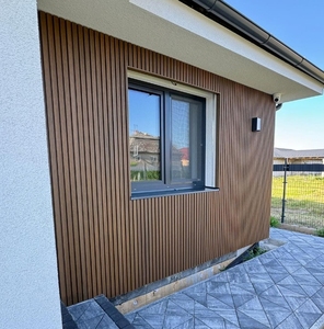 Pannello Murale <span class=keywords><strong>per</strong></span> Esterni in <span class=keywords><strong>Legno</strong></span> Composito Plastico WPC <span class=keywords><strong>Rivestimento</strong></span> Moderno Stile Europeo <span class=keywords><strong>per</strong></span> Villa Impermeabile Insonorizzato e Ignifugo - Product Image 1