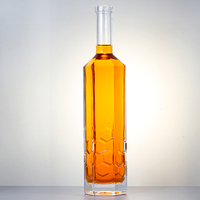 Botol Anggur Gin Rum Kaca Berhias Madu Heksagonal Dengan Pola Desain Sarang Lebah Botol Anggur Kaca Dengan Penutup Gabus