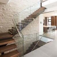 Escaliers avec tube carré et poutre droite pour appartement ou magasin