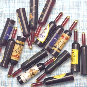 100 pièces bouteilles de vin rouge <span class=keywords><strong>résine</strong></span> charme boissons boucles d'oreilles breloque colliers bijoux bricolage fabrication fournitures <span class=keywords><strong>porte</strong></span>-clés - Product Image 2