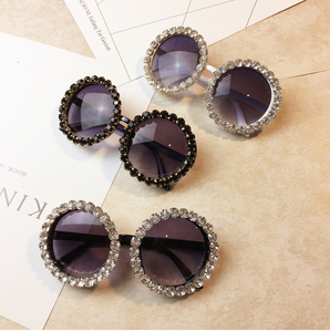 <span class=keywords><strong>Occhiali</strong></span> da sole Vintage di lusso Feminino con strass <span class=keywords><strong>occhiali</strong></span> da sole rotondi triangolari da <span class=keywords><strong>discoteca</strong></span> femminili oversize - Product Image 1