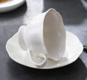 Ensemble tasse et soucoupe en porcelaine blanche personnalisé pour hôtel, restaurant, mariage, vente en gros - Product Image 2