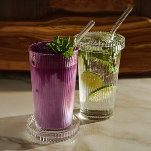 Tasse à thé à bulles à rayures verticales côtelées en verre transparent de 375ml avec couvercle et paille - Product Image 4