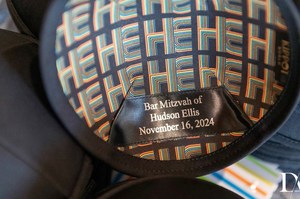 Kippah Ebraica di Lusso Nera <span class=keywords><strong>con</strong></span> Ricamo Personalizzato, Yarmulke per Uomo, Regalo per Cerimonia Bar Mitzvah, Souvenir per Adulti - Product Image 3