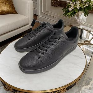 Chaussures de skate pour hommes, entièrement noires, en cuir véritable, légères, respirantes, antidérapantes, chaussures de sport d'été - Product Image 1