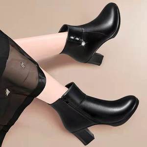 Última Versión de <span class=keywords><strong>Botas</strong></span> de Invierno para Mujer con Tacón Alto, <span class=keywords><strong>Botas</strong></span> Cortas de Tacón <span class=keywords><strong>Grueso</strong></span>, <span class=keywords><strong>Botas</strong></span> de Moda de Piel Sintética para Mujer - Product Image 3