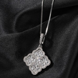 LUOYUNE Richpower Hip Hop Collier Pendentif Croix Entièrement Sertie de Zircons, Plaqué Or 18K, en Laiton, avec Zircons Givrés Effet Épine de Bramble - Product Image 4