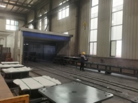 Dispositif d'isolation sismique en élastomère sur mesure pour structure de grande hauteur