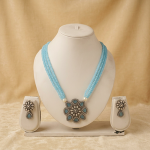 Parure Collier et Boucles d'Oreilles Triple Rang Perles Bleues Cuivre Laiton Pendentif Floral Femme Bijoux Ethniques Traditionnels Mariage - Product Image 1