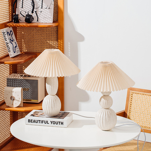 Phong cách Bắc Âu trang trí xếp li vải Đèn bàn phòng ngủ khách sạn đầu giường hiện đại <span class=keywords><strong>LED</strong></span> gốm Đèn bàn - Product Image 2