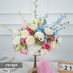 Centros de Mesa con Bolas de Flores Artificiales Blancas para Bodas y Fiestas, Venta al Por Mayor de Fábrica DKB - Product Image 3