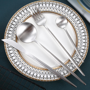 Set di Posate in Acciaio Inossidabile di Alta Qualità, Ecologico e Sostenibile, con Finitura Opaca e Lucida a Specchio, Stile Portoghese, Lavabile in Lavastoviglie - Product Image 6