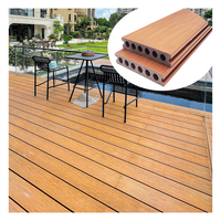 Platelage composite commercial noyau solide faible entretien résistant aux termites