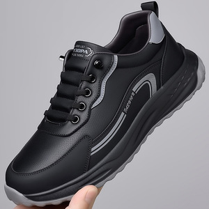 รองเท้าลำลองหนังน้ำหนักเบาสำหรับผู้ชาย พื้นรองเท้ายางส้นเตี้ย ใส่สบาย - Product Image 1