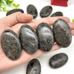 Cristal de Yooperlita al por Mayor, Cristal de Palma Curativo Natural, Pulido, Forma Ovalada, Piedra de Bolsillo para Decoración del Hogar Única y Regalos Navideños - Product Image 1