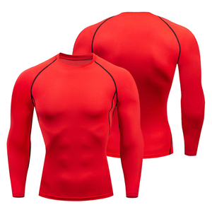 T-shirt de compression de performance pour hommes, coupe ajustée, vente en gros, idéal pour l'entraînement et la gym, avec design et logo personnalisés - Product Image 4