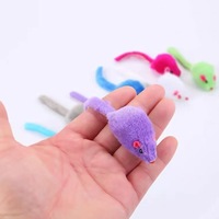 Jouet interactif pour chaton et chat, souris en peluche colorée et écologique pour le nettoyage des dents, jouet à mâcher pour chat, mini souris en polaire douce et bruyante, jouets pour animaux de compagnie