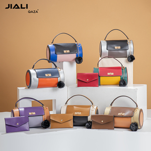 QAZA 2024 nouveau <span class=keywords><strong>sac</strong></span> fourre-tout décontracté mode PU matériel motif d'épissage <span class=keywords><strong>sac</strong></span> pour femmes - Product Image 1