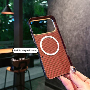 Funda Magnética Rígida de PC con Textura de <span class=keywords><strong>Fibra</strong></span> de Carbono Luminosa para iPhone 17 16 15 Pro Max, a Prueba de Golpes, Venta al Por Mayor - Product Image 4