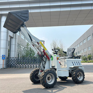 Chargeur articulé miniature VOLNOS 4x4 avec système hydraulique performant pour les travaux de manutention dans les serres et les fermes maraîchères - Product Image 6