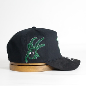 Gorra de Béisbol Snapback de 5 Paneles de Alta Calidad ODM OEM con Bordado 3D Luminoso de Telaraña, Gorra de Gamuza - Product Image 3