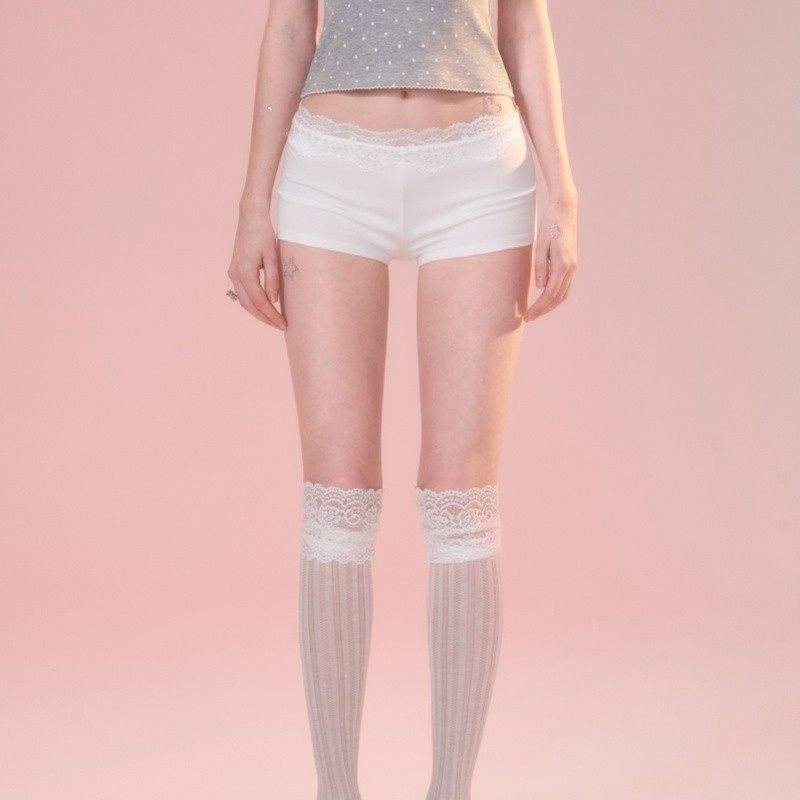 กางเกงขาสั้นเซฟตี้สีขาว