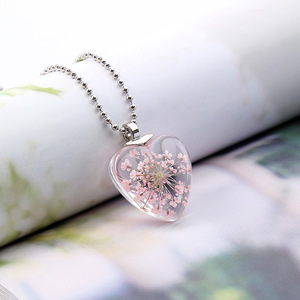 Collier pour femme en verre transparent avec fleurs séchées de pêche et gypsophile en forme de cœur, bijoux fantaisie <span class=keywords><strong>pas</strong></span> chers pour le dropshipping - Product Image 6