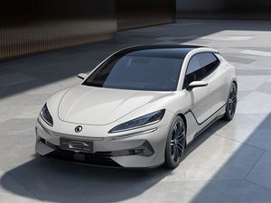 Populaire 2025 Denza Z9GT DMi Ultra 5 portes 5 places avec grand <span class=keywords><strong>espace</strong></span> 1100 km d'autonomie pour les voyages d'affaires pour la famille - Product Image 2