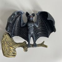 Statue de chauve-souris vampire démon à l'envers pour Halloween nouveaux ornements de jardin en résine transfrontaliers pour les décorations de jardin de nuit cadeaux artisanat
